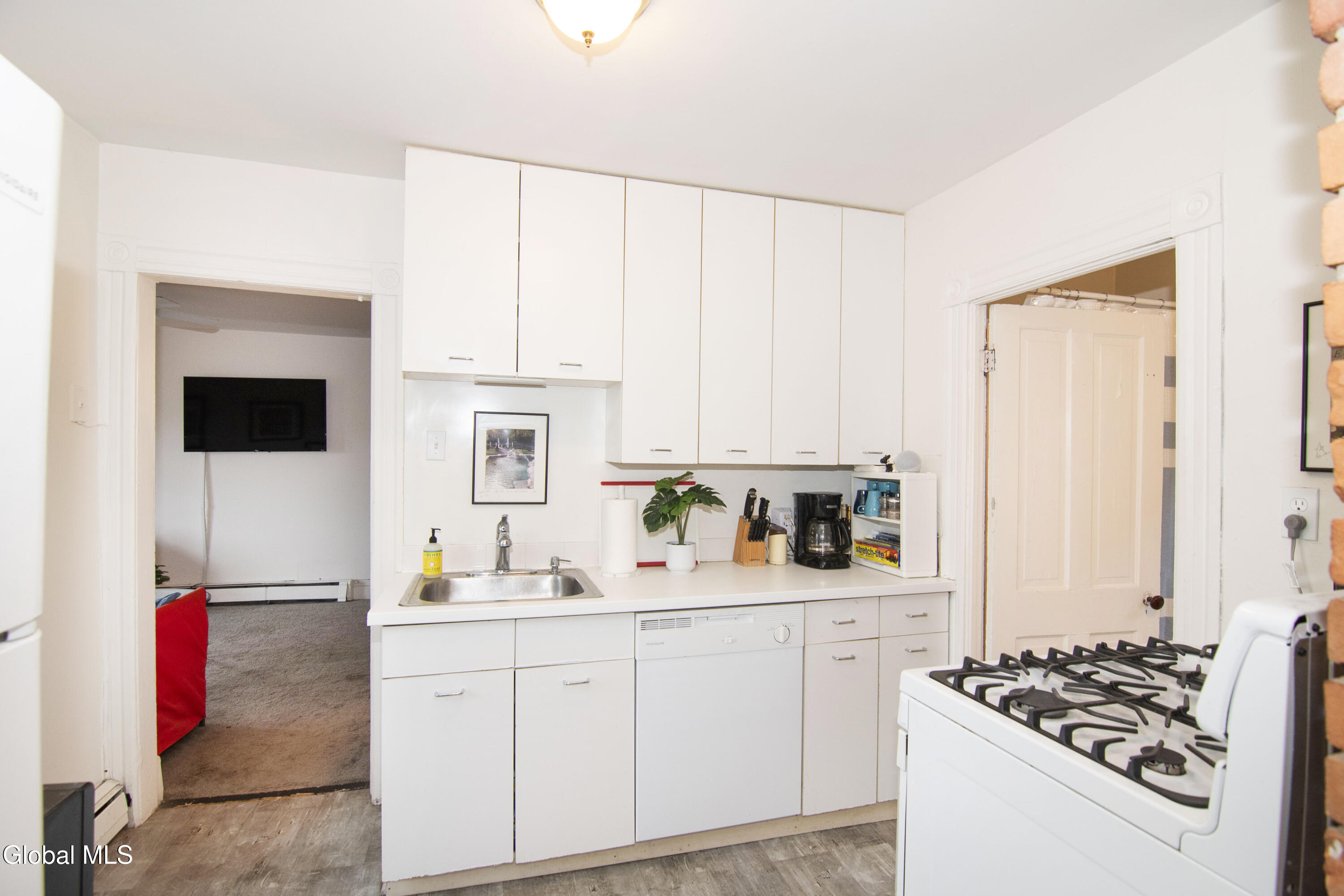 17 Van Dam Street Saratoga Springs NY 12866
