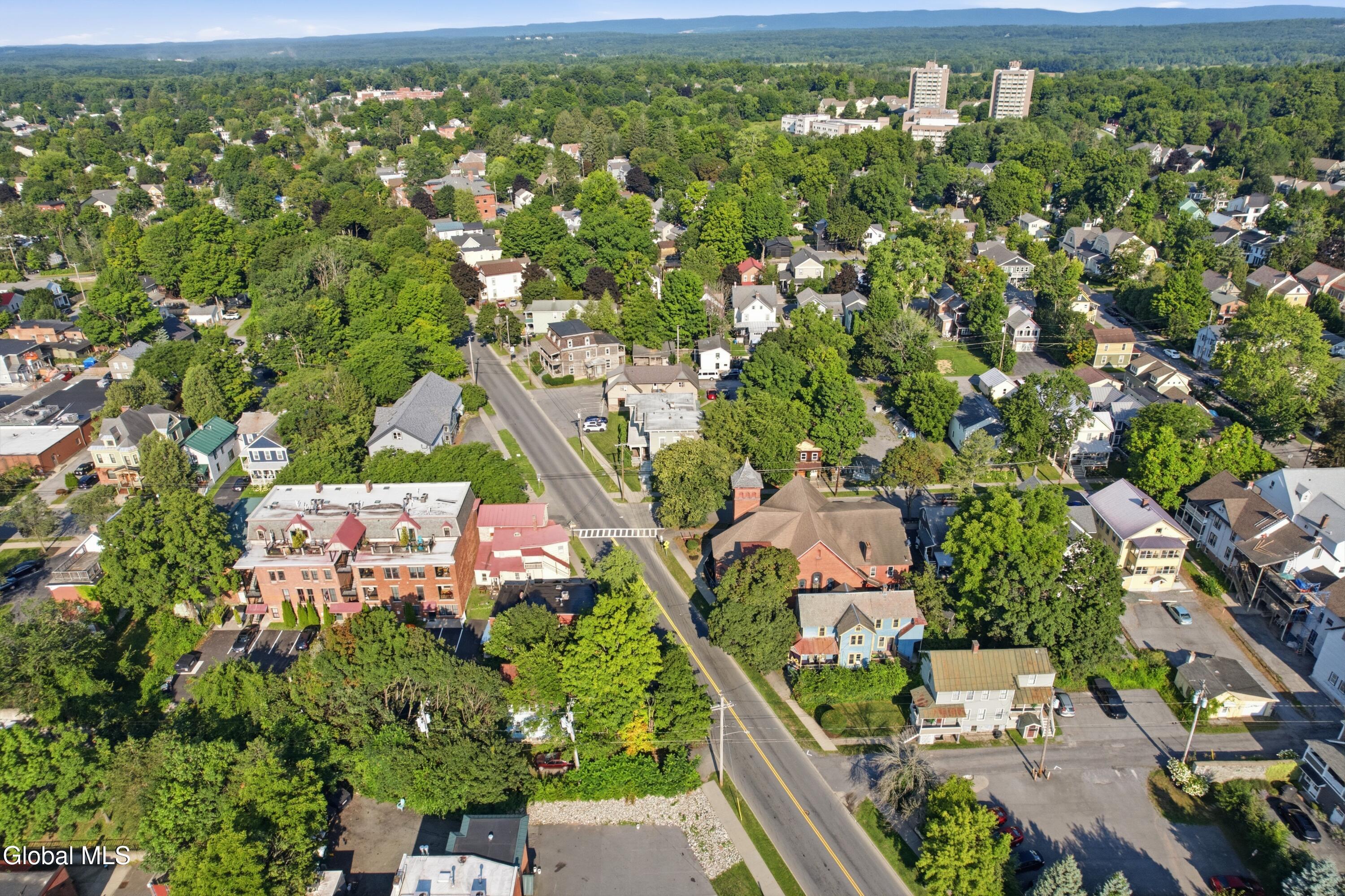 17 Van Dam Street Saratoga Springs NY 12866
