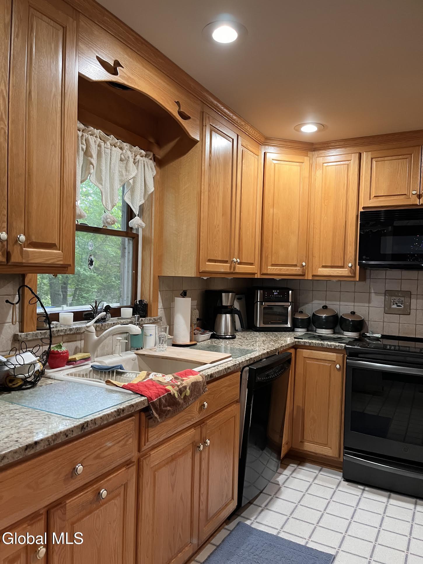 28 Sonoma Point Road Chestertown NY 12817