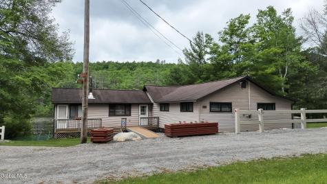 28 Sonoma Point Road Chestertown NY 12817