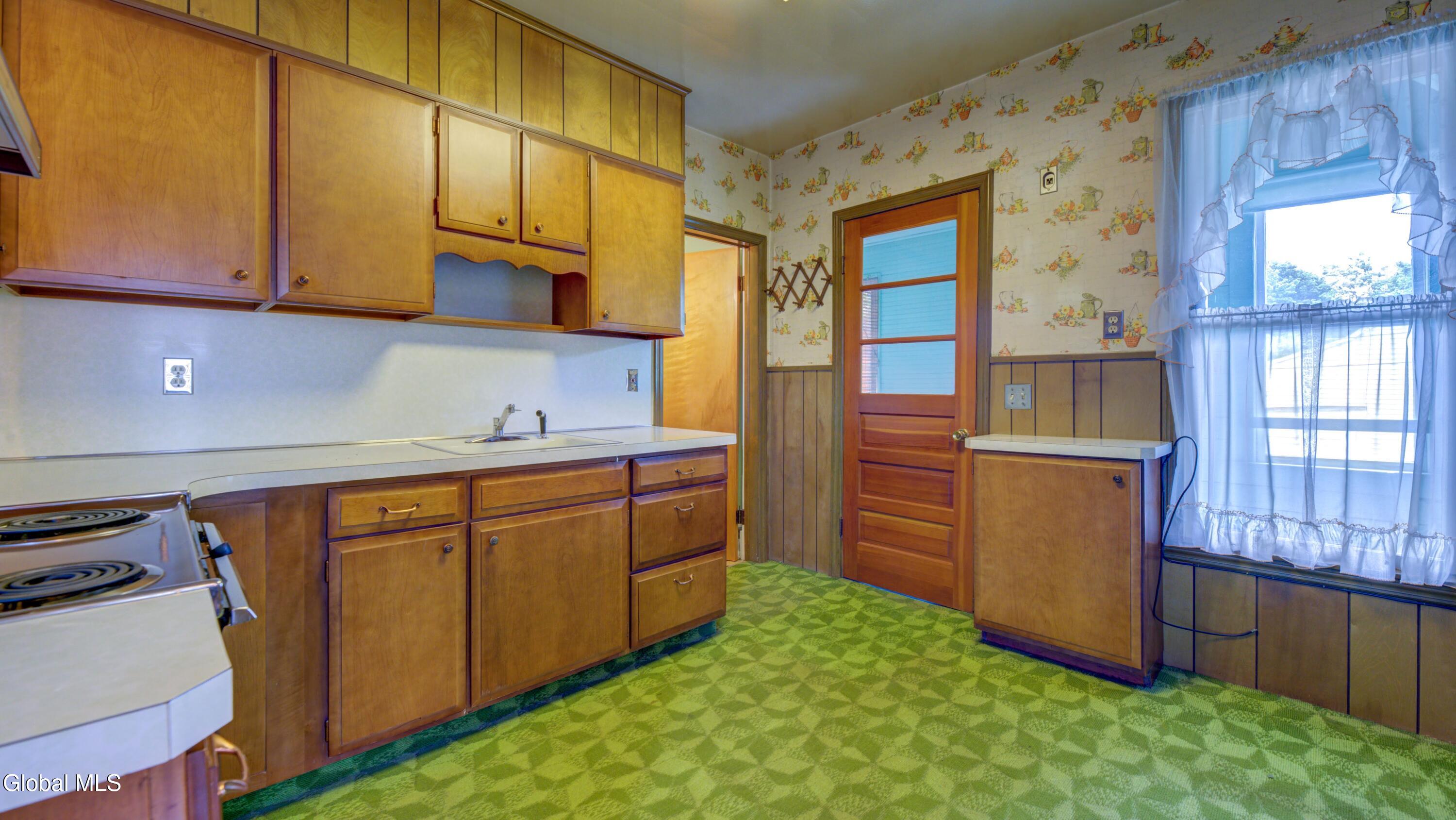 43 Glen Avenue Amsterdam NY 12010