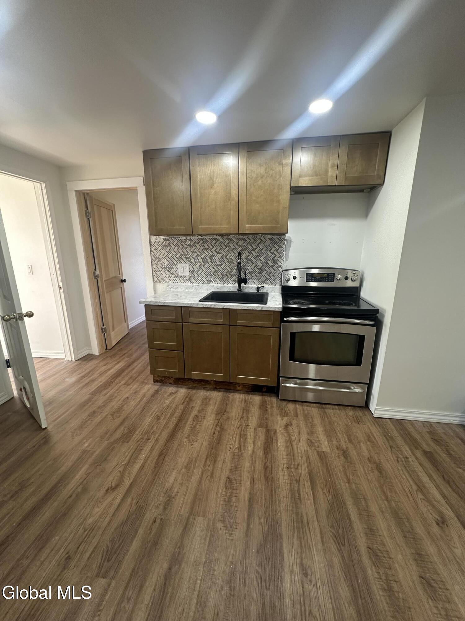 1142 Cutler Street Schenectady NY 12303