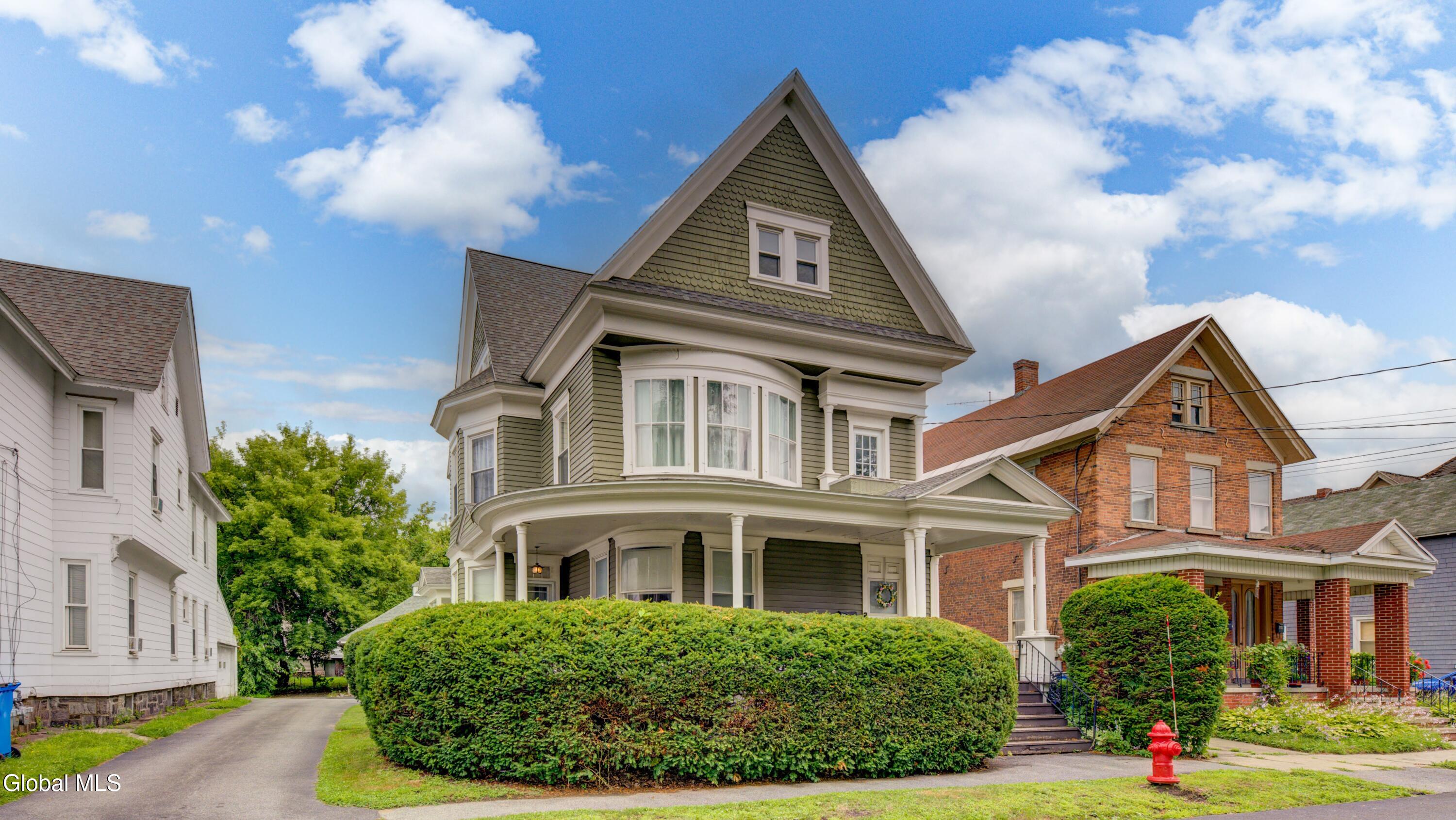 17 2nd Avenue Gloversville NY 12078