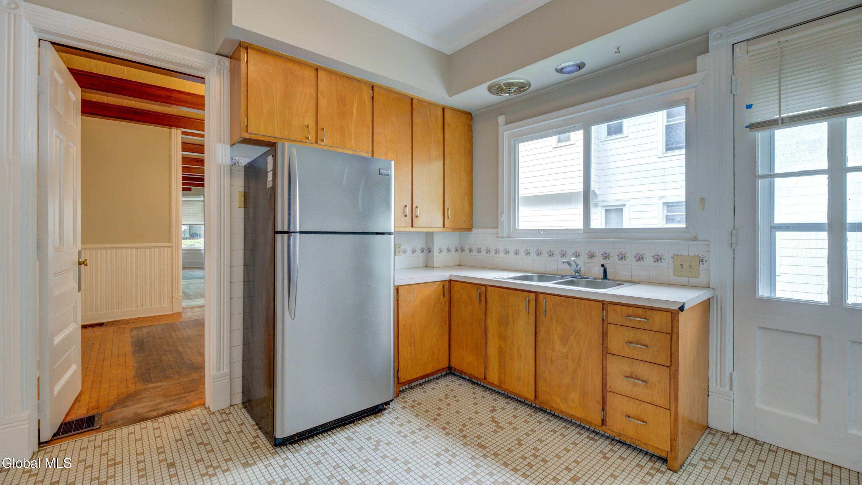 17 2nd Avenue Gloversville NY 12078