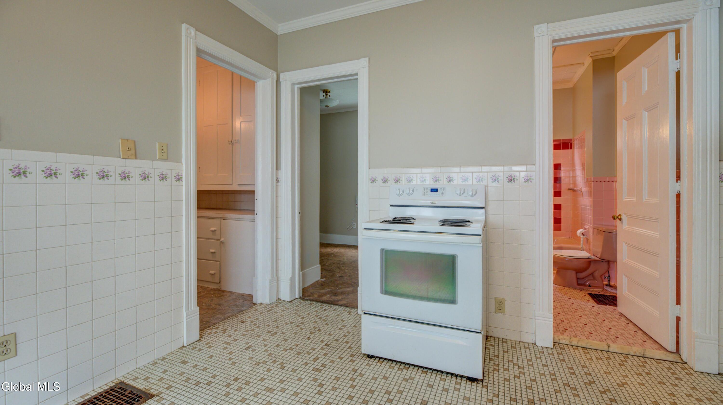 17 2nd Avenue Gloversville NY 12078