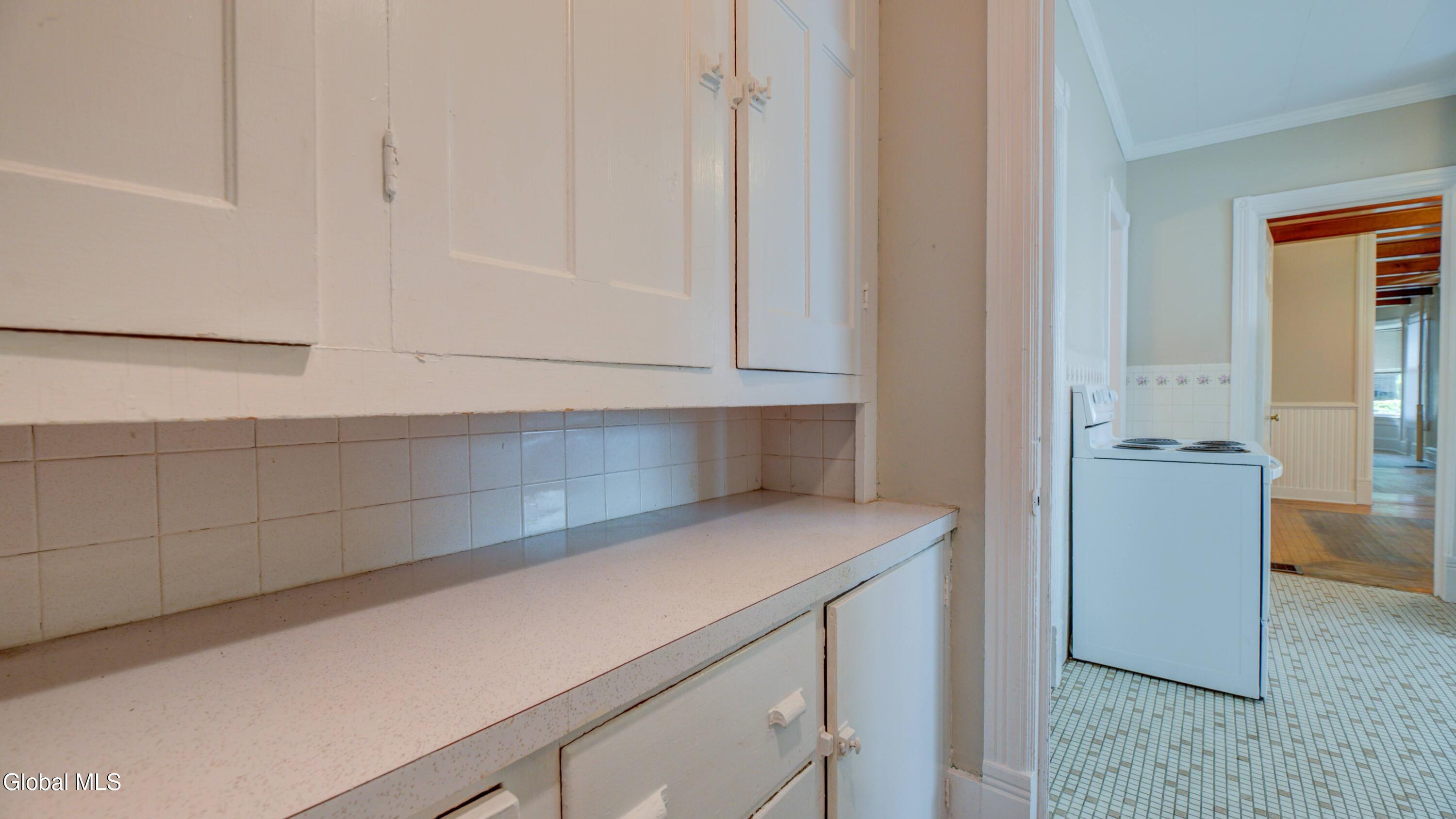 17 2nd Avenue Gloversville NY 12078