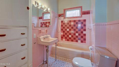 17 2nd Avenue Gloversville NY 12078