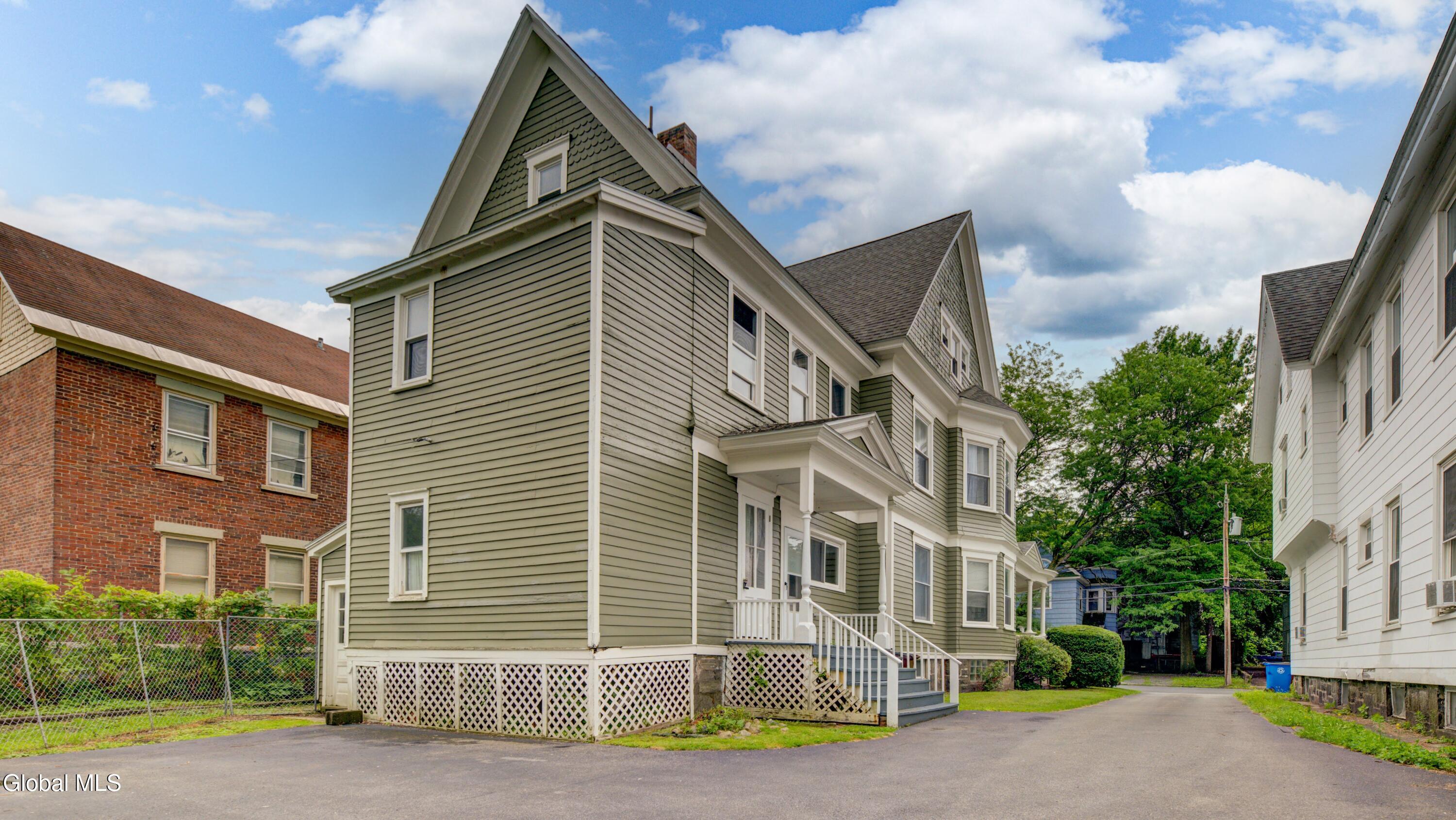 17 2nd Avenue Gloversville NY 12078