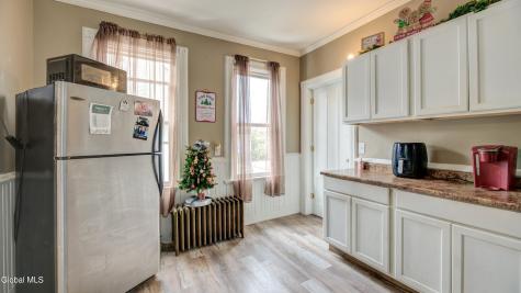17 2nd Avenue Gloversville NY 12078