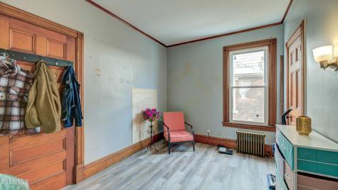 17 2nd Avenue Gloversville NY 12078