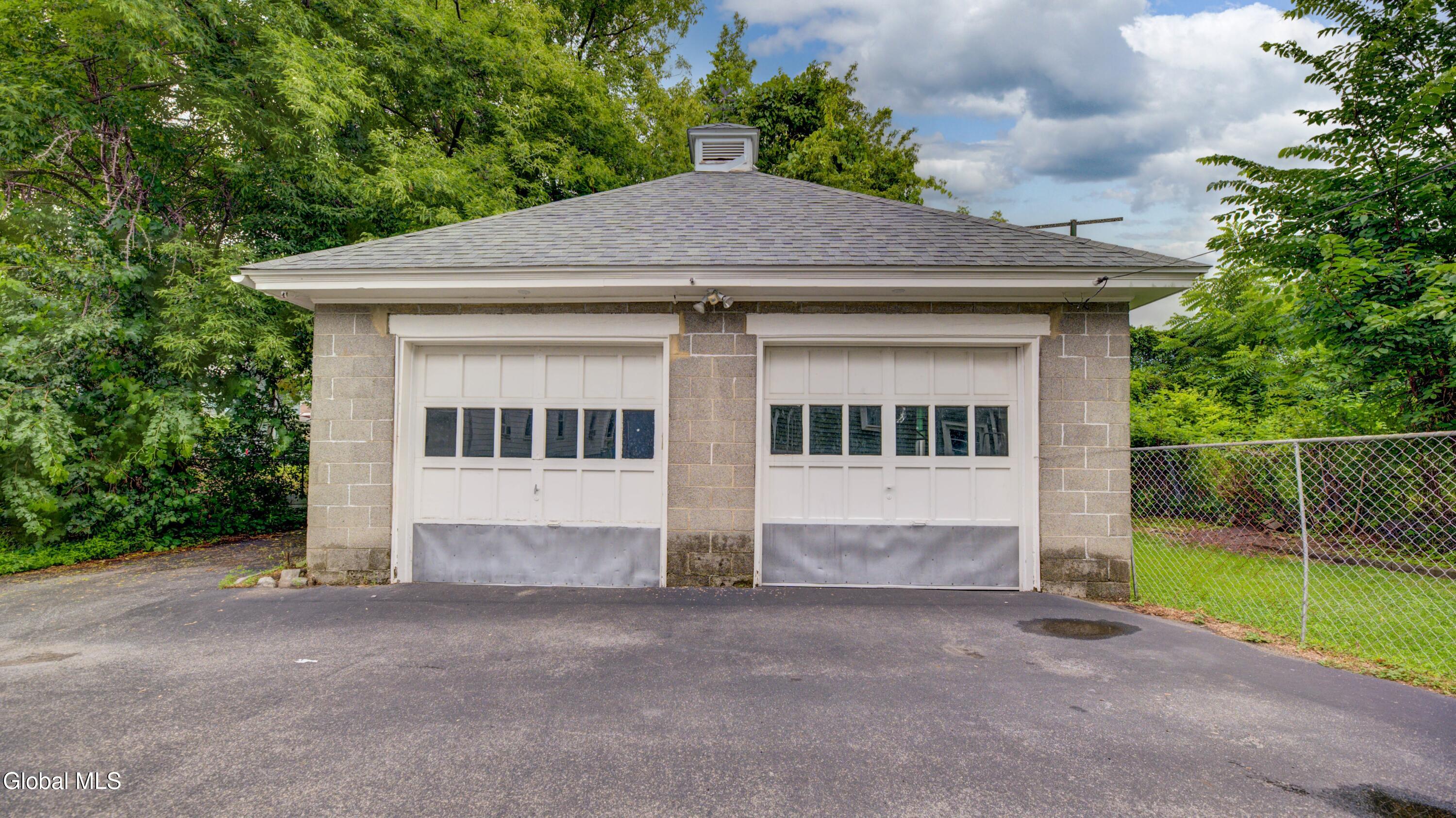 17 2nd Avenue Gloversville NY 12078