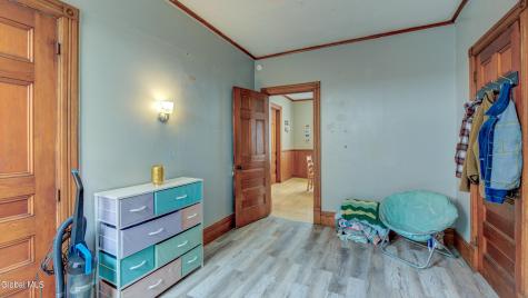 17 2nd Avenue Gloversville NY 12078
