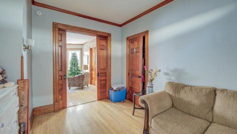 17 2nd Avenue Gloversville NY 12078