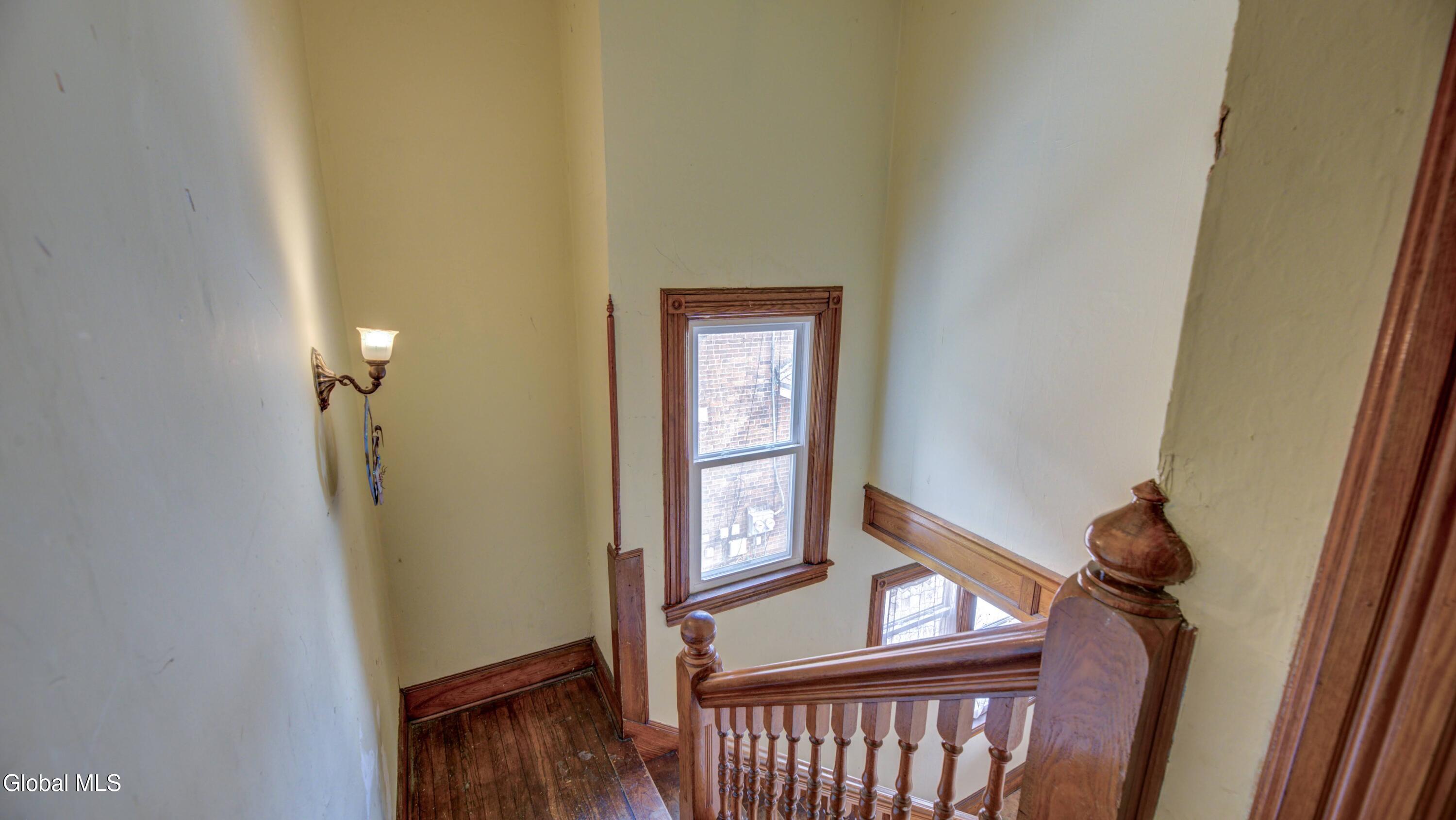 17 2nd Avenue Gloversville NY 12078