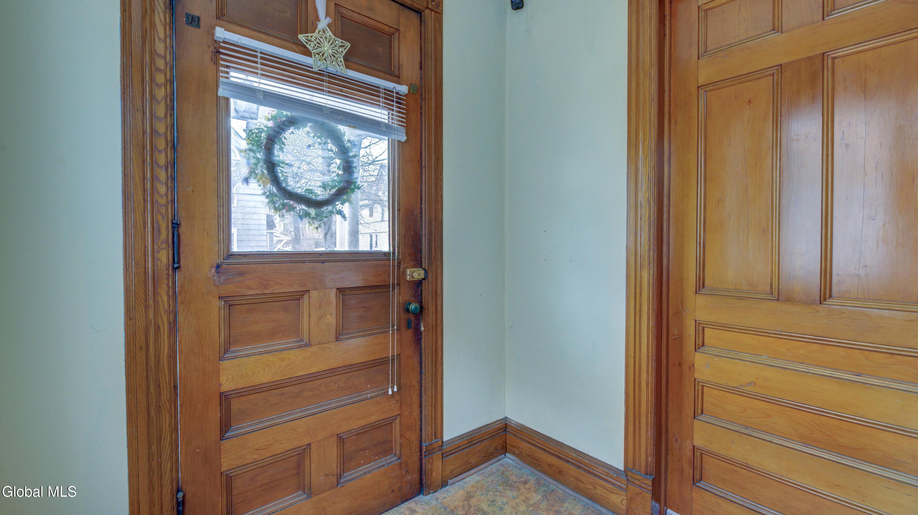 17 2nd Avenue Gloversville NY 12078