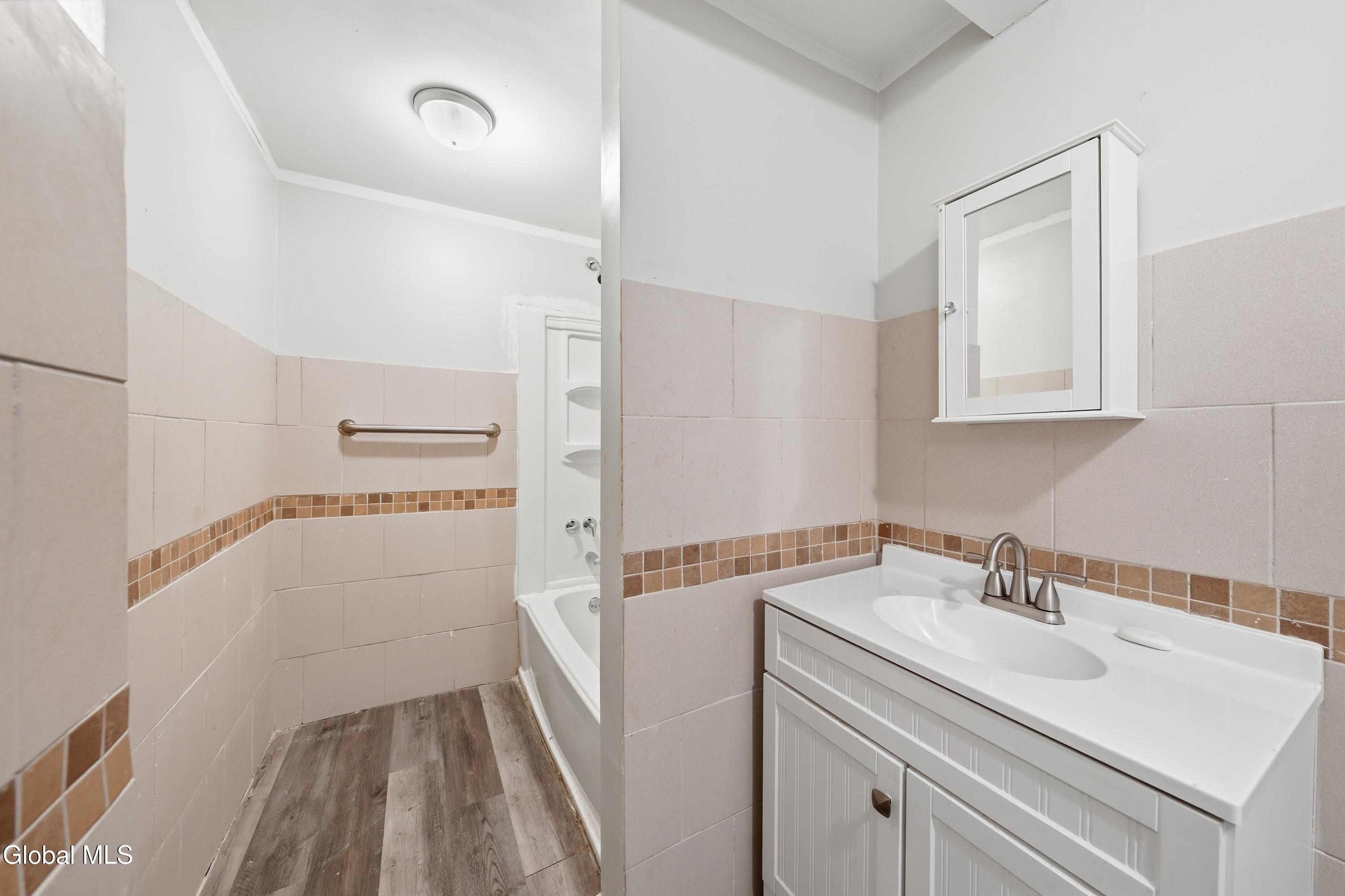 233 S Swan Street Albany NY 12202