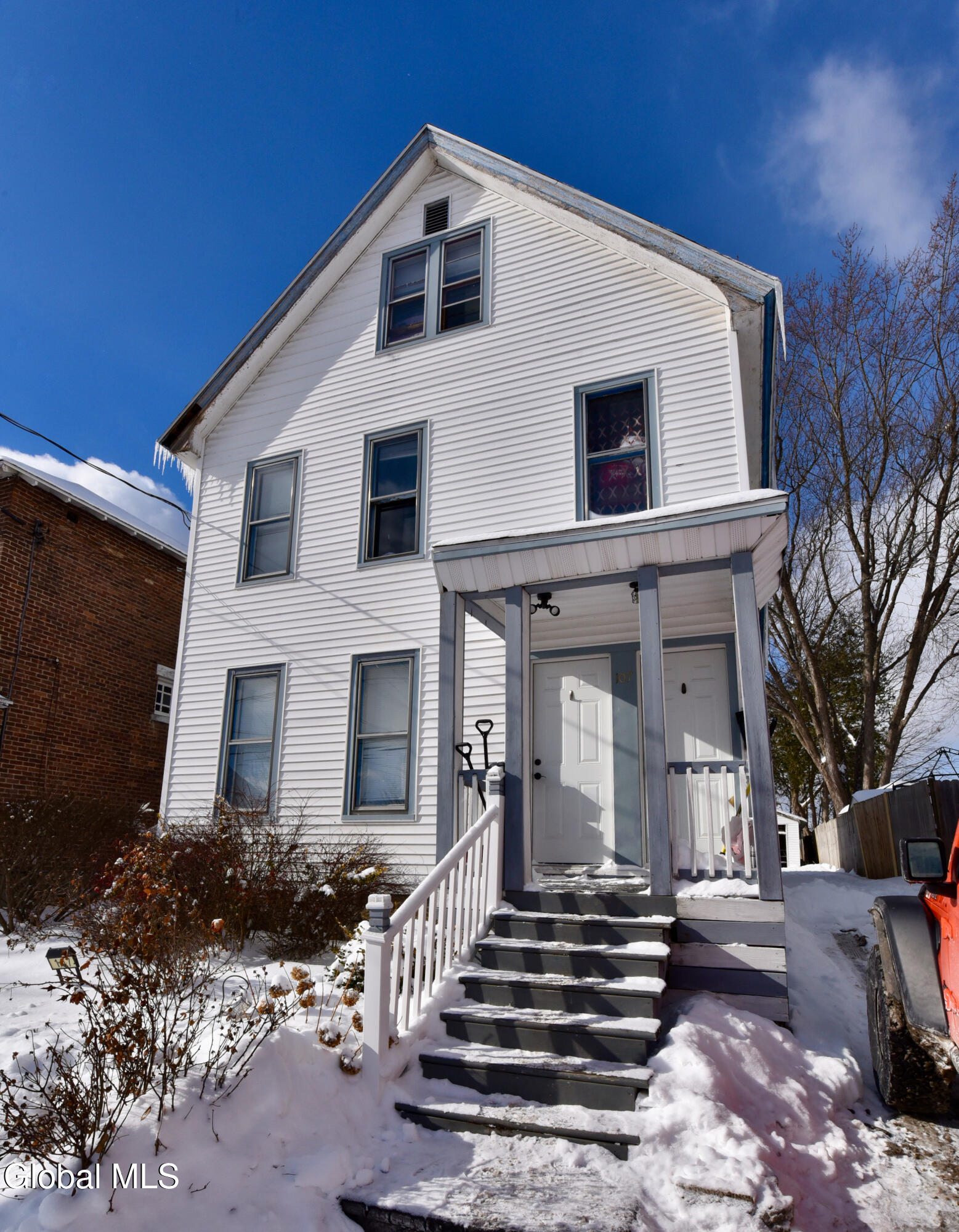 107 Dove Street Johnstown NY 12095