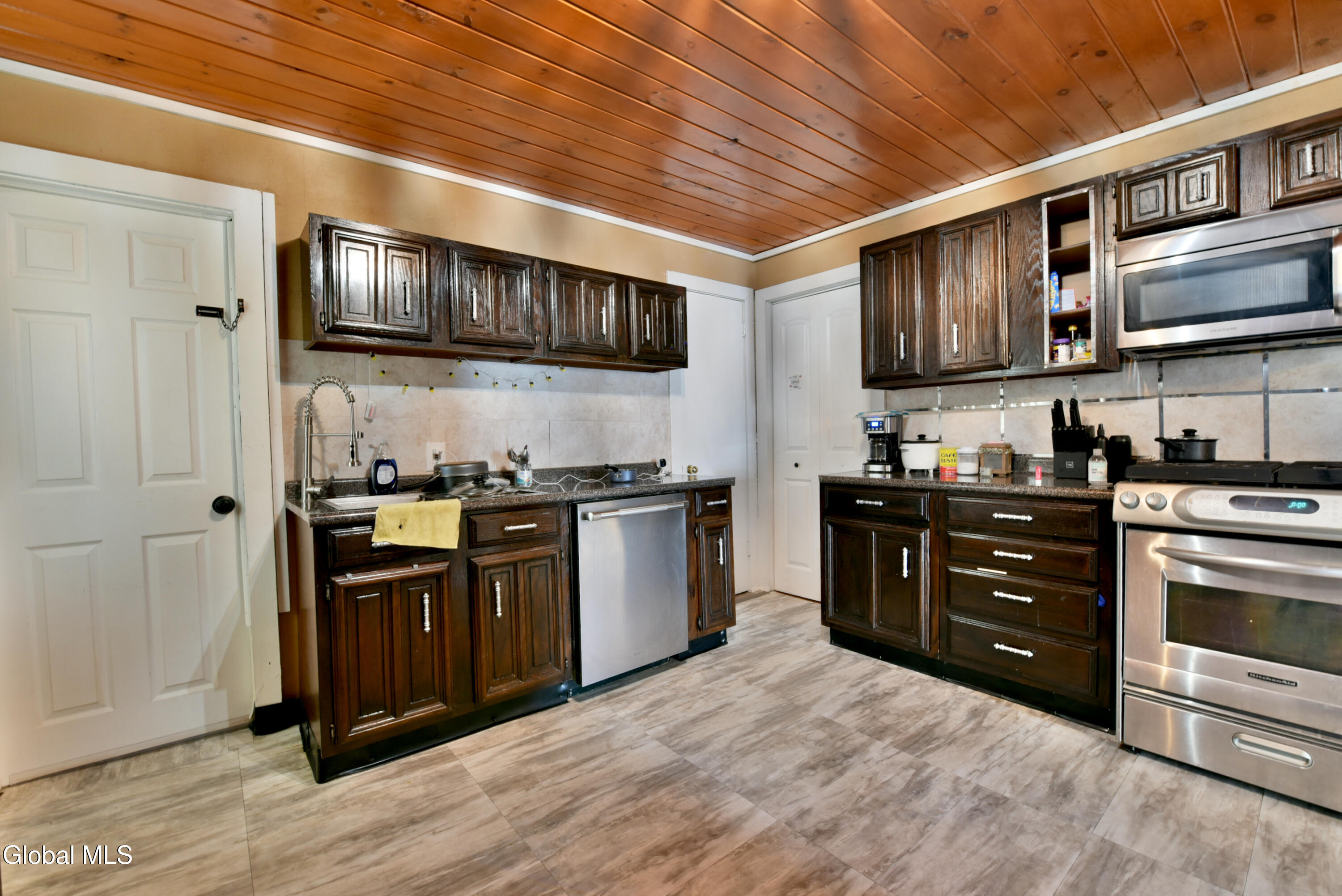 107 Dove Street Johnstown NY 12095