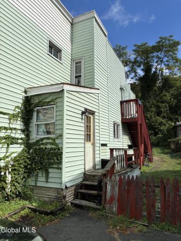 146 Hill Street Troy NY 12180