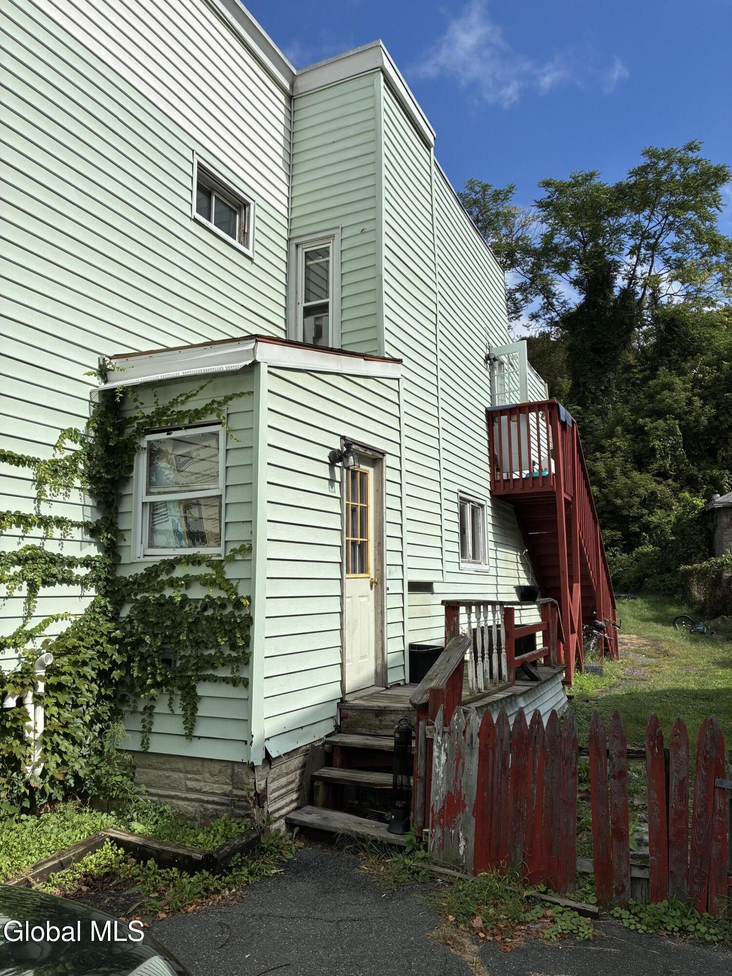 146 Hill Street Troy NY 12180