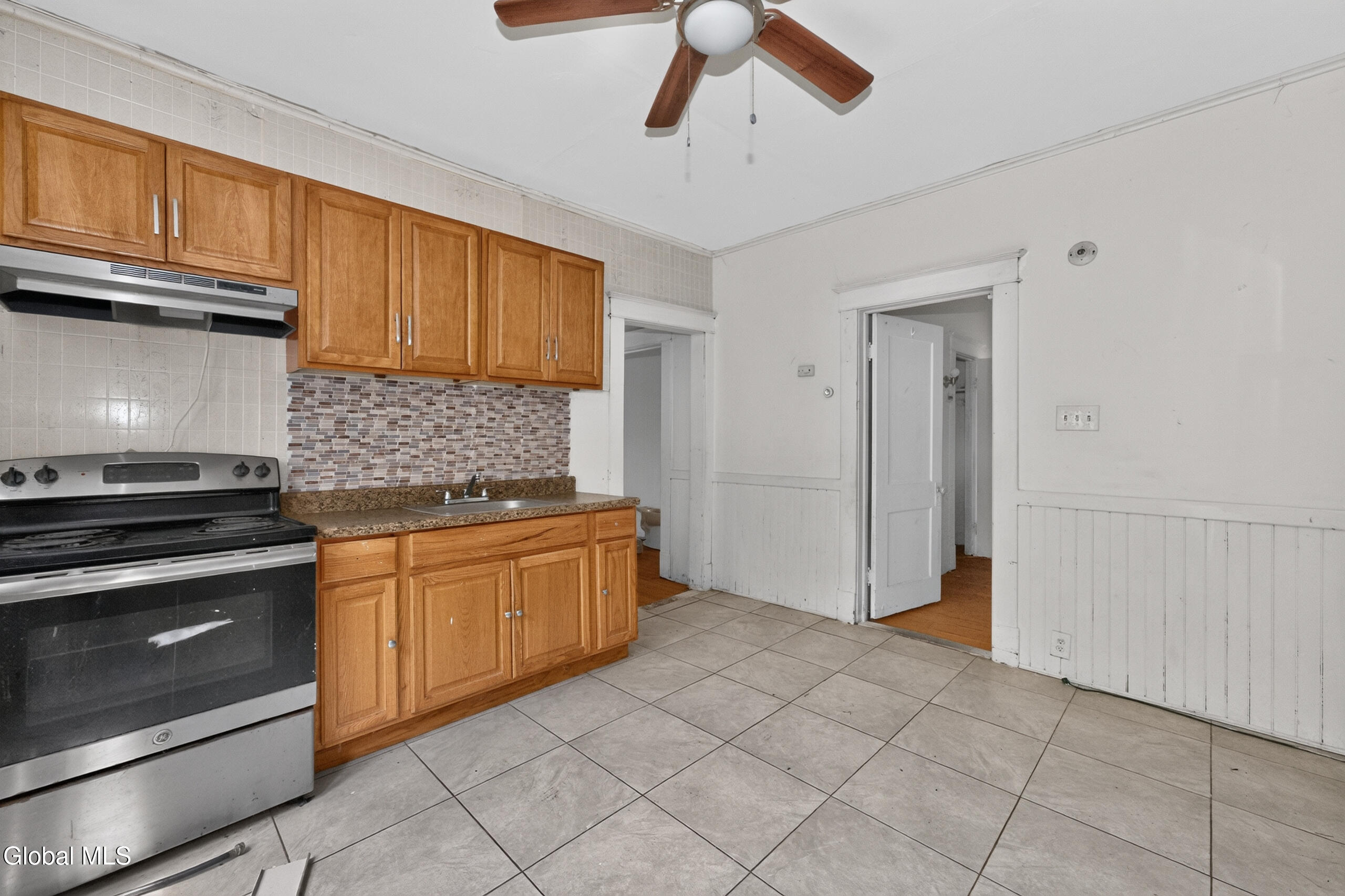 267-269 Vrooman Avenue Amsterdam NY 12010