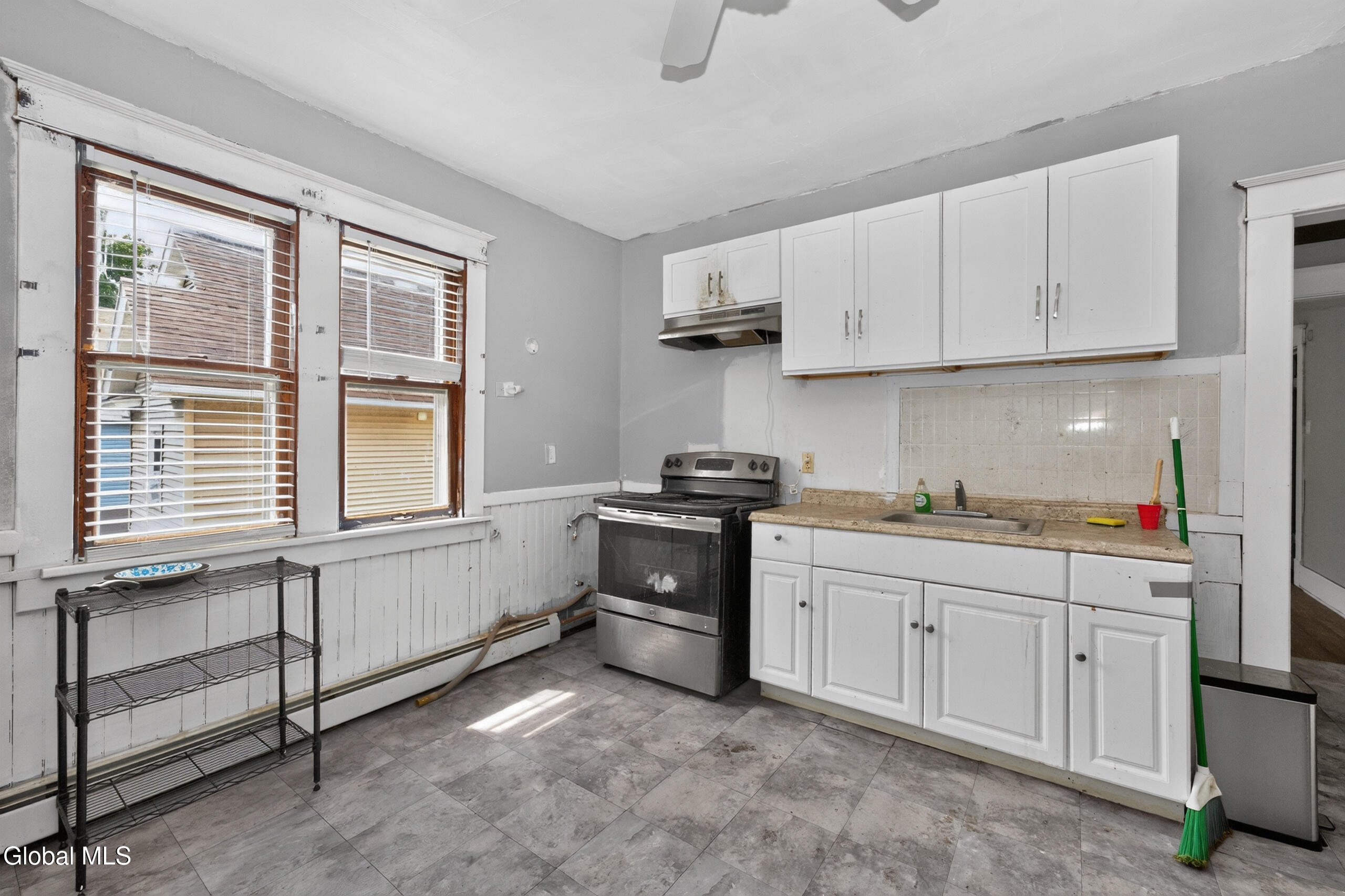 267-269 Vrooman Avenue Amsterdam NY 12010