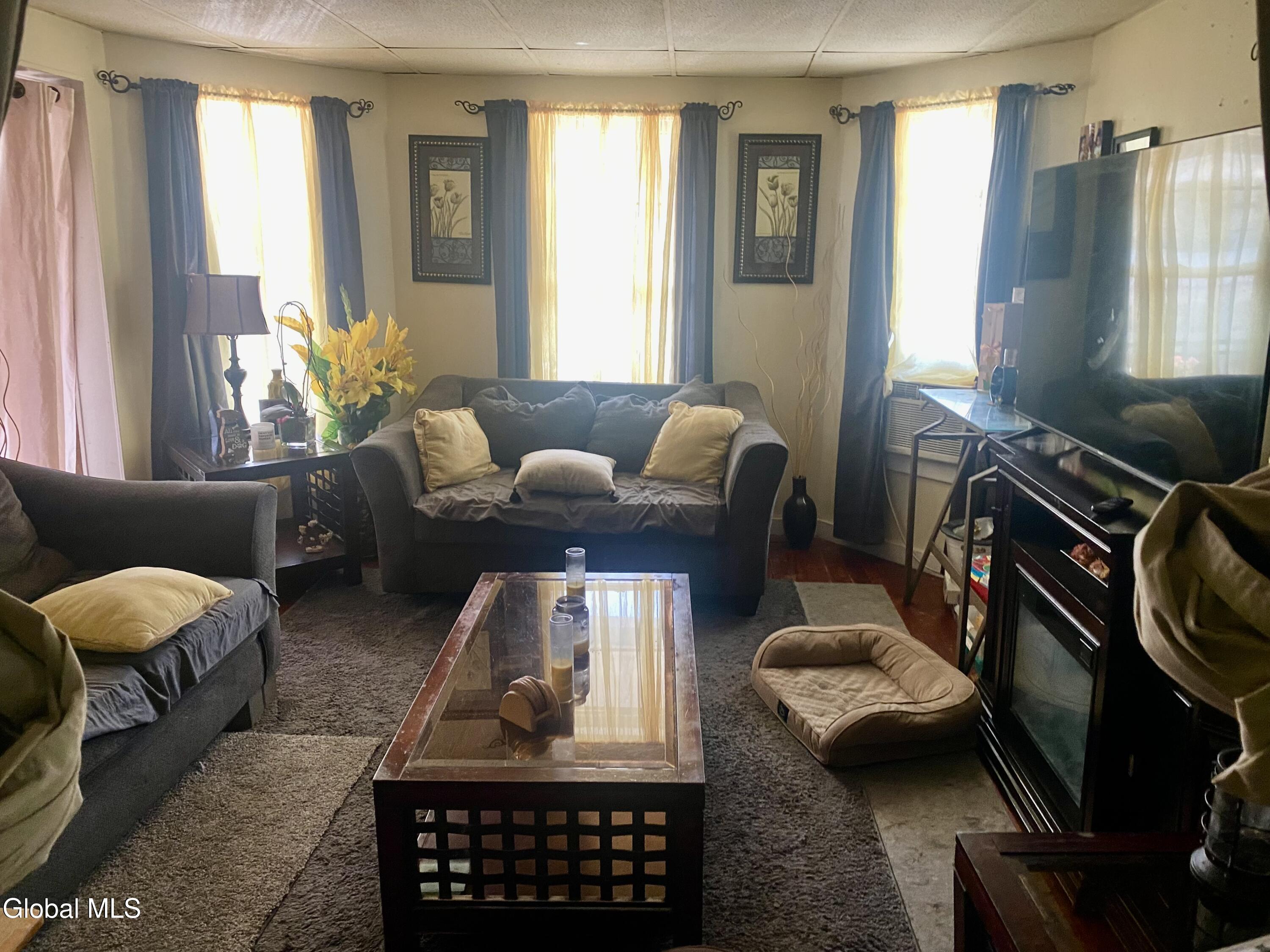 79 Robinson Street Schenectady NY 12304