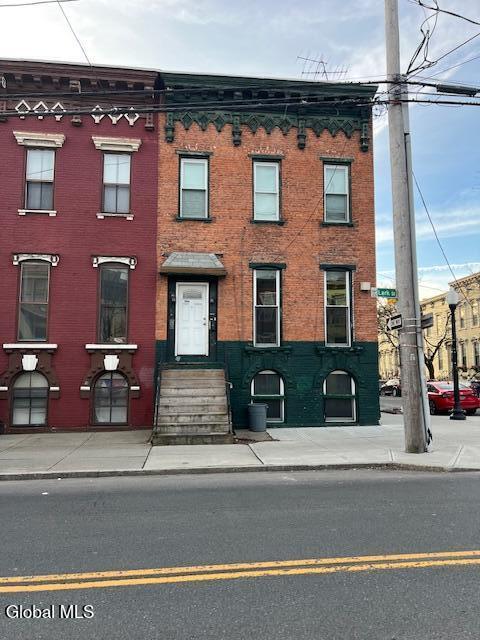 284 Lark Street Albany NY 12210