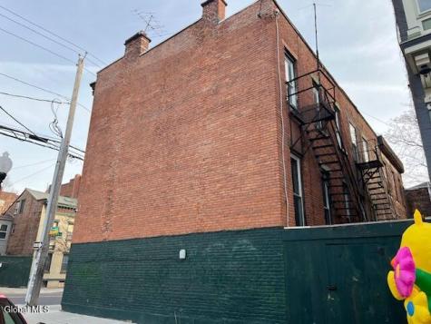 284 Lark Street Albany NY 12210