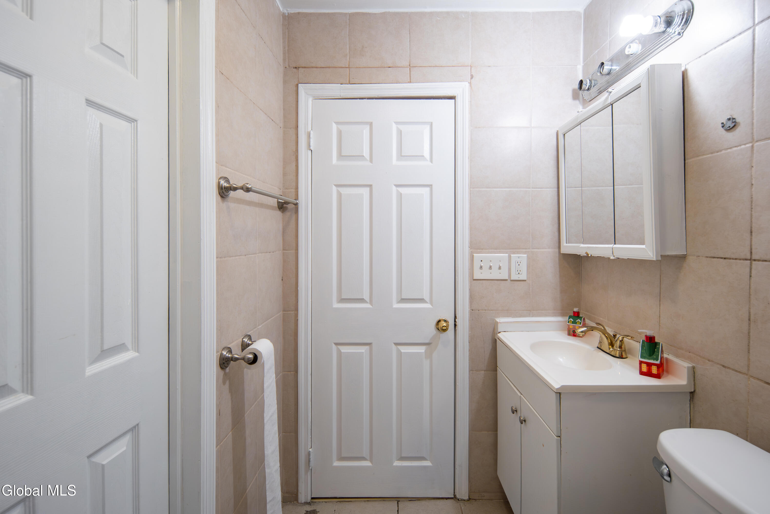 628 4th Street Troy NY 12180