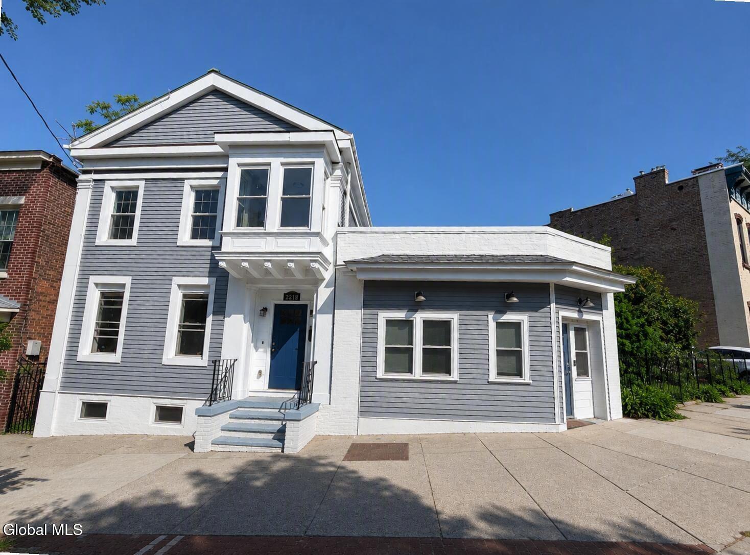 2215-2217 5th Avenue Troy NY 12180