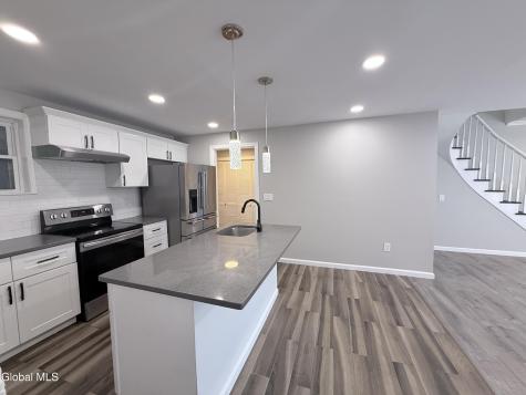 2215-2217 5th Avenue Troy NY 12180