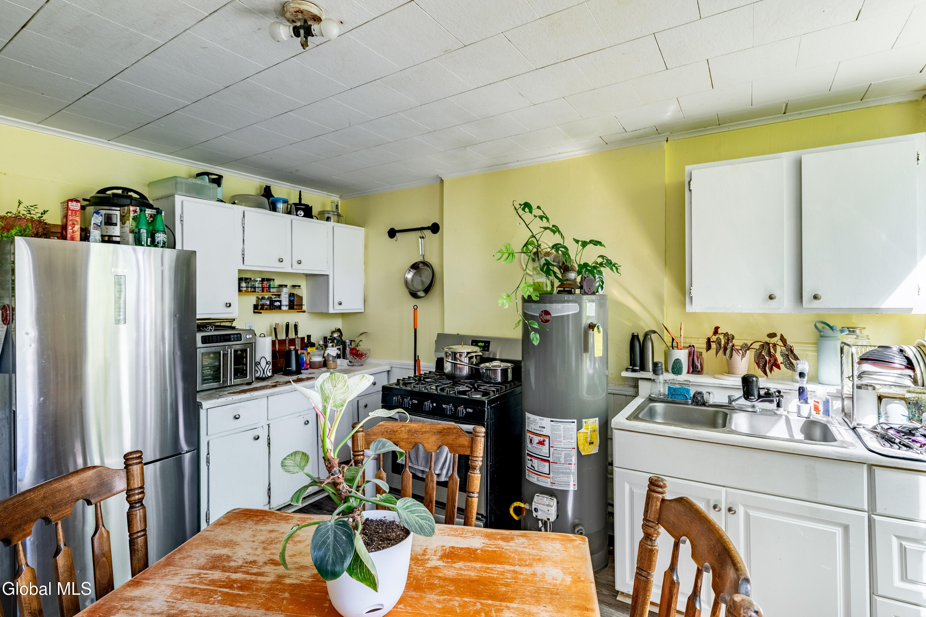 3074 6th Avenue Troy NY 12180