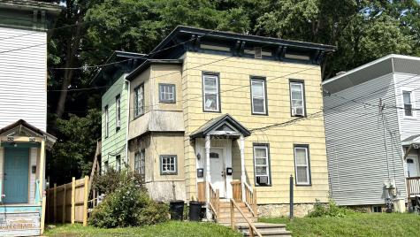 22 Van Derveer Street Amsterdam NY 12010