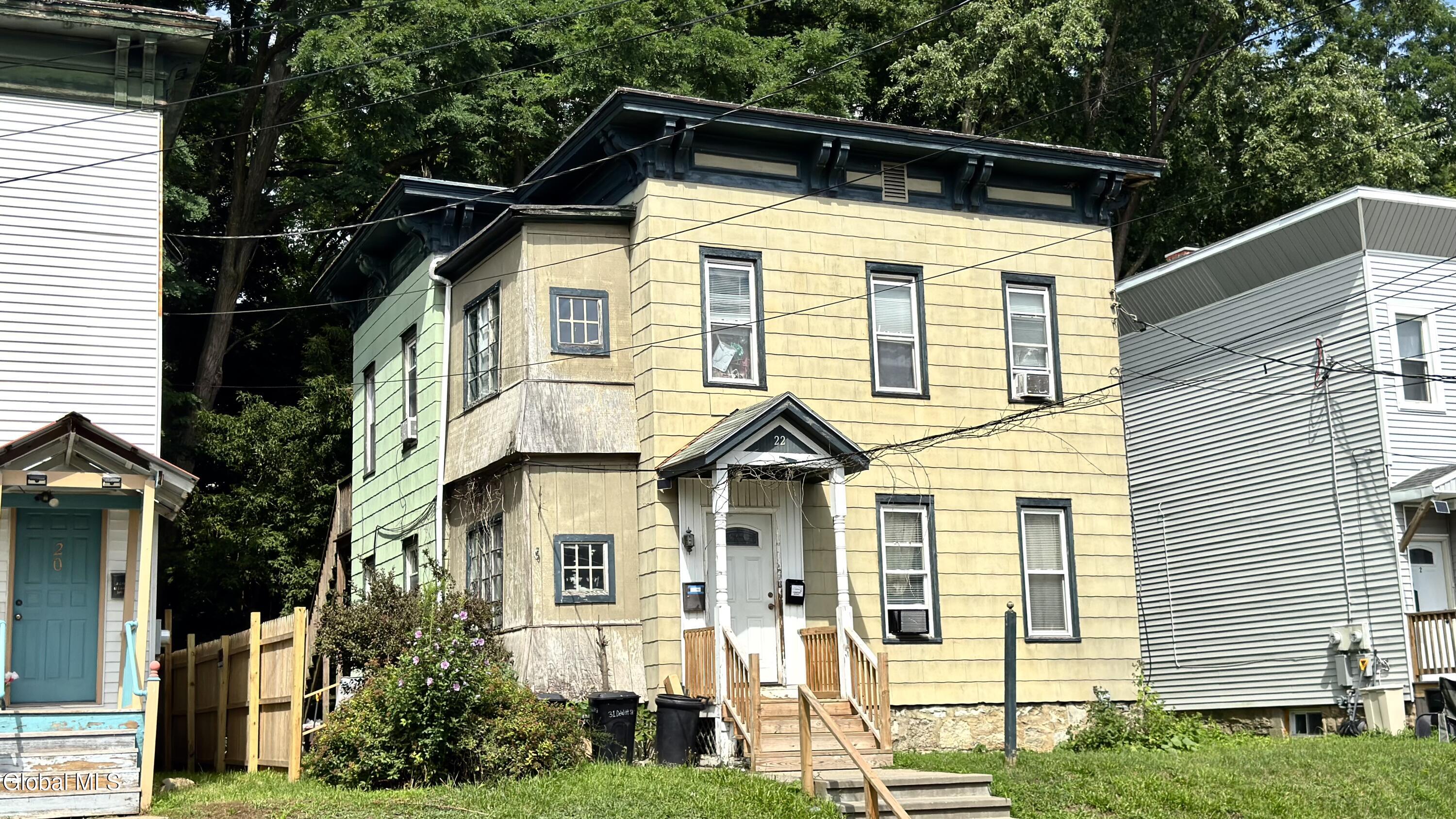 22 Van Derveer Street Amsterdam NY 12010