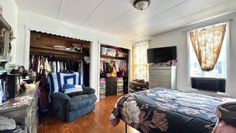 22 Van Derveer Street Amsterdam NY 12010