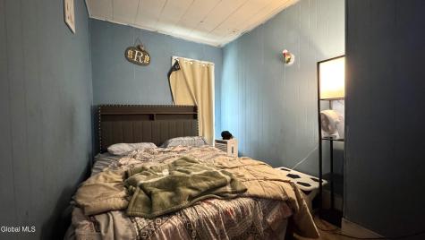 22 Van Derveer Street Amsterdam NY 12010