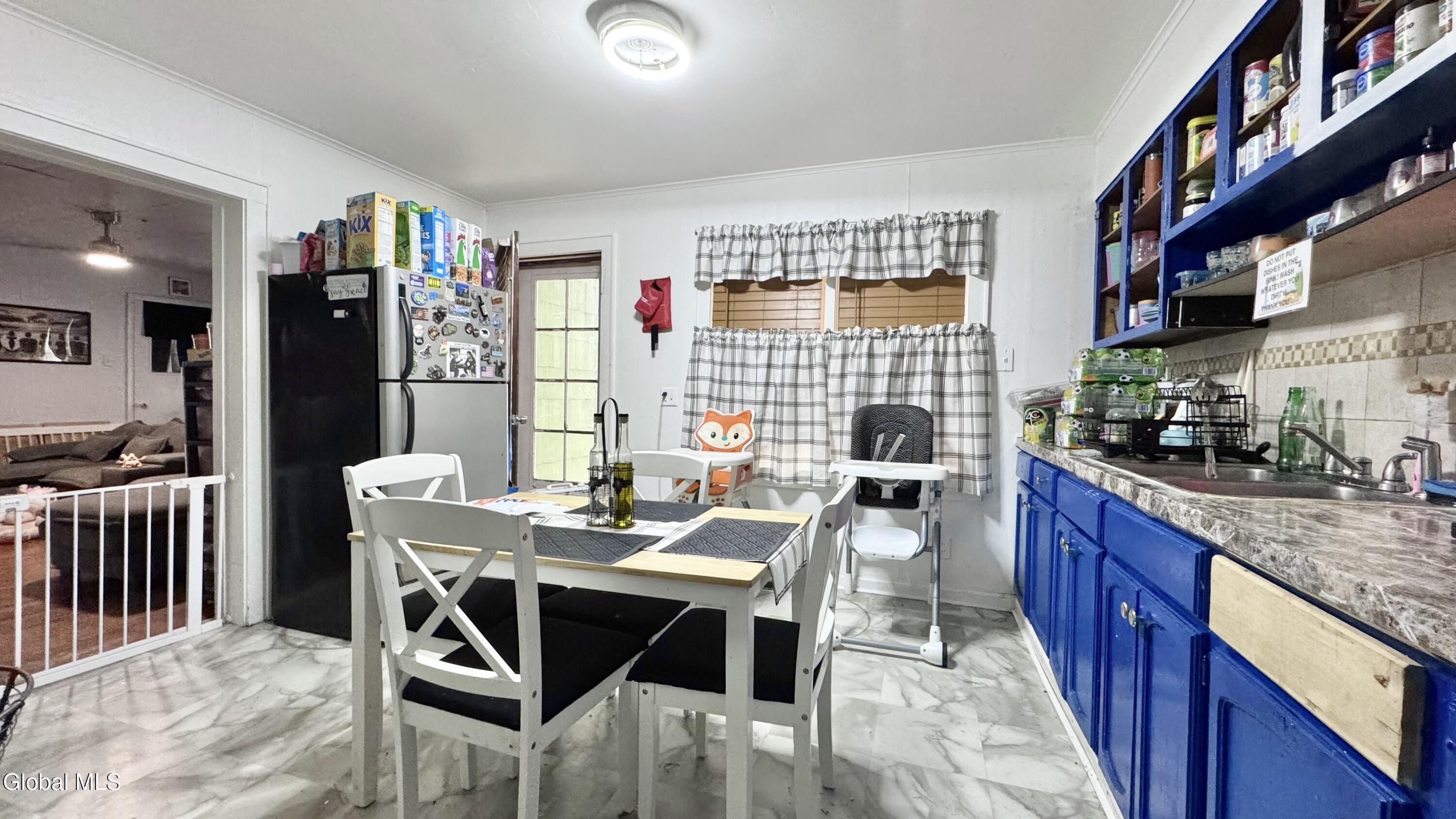 22 Van Derveer Street Amsterdam NY 12010
