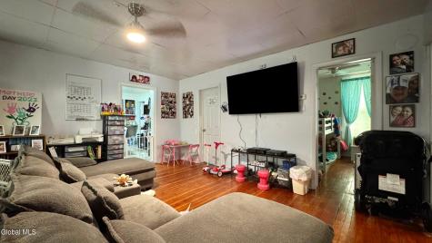 22 Van Derveer Street Amsterdam NY 12010