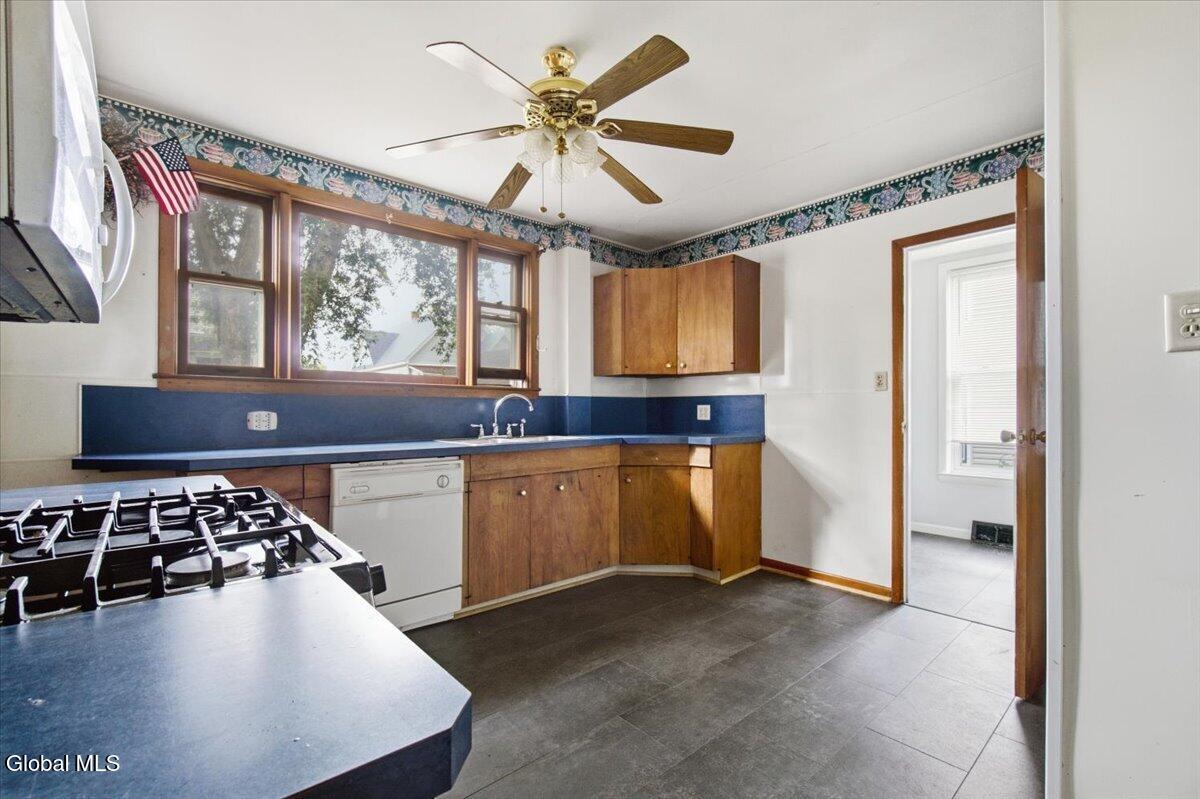 48 Storrie Street Amsterdam NY 12010