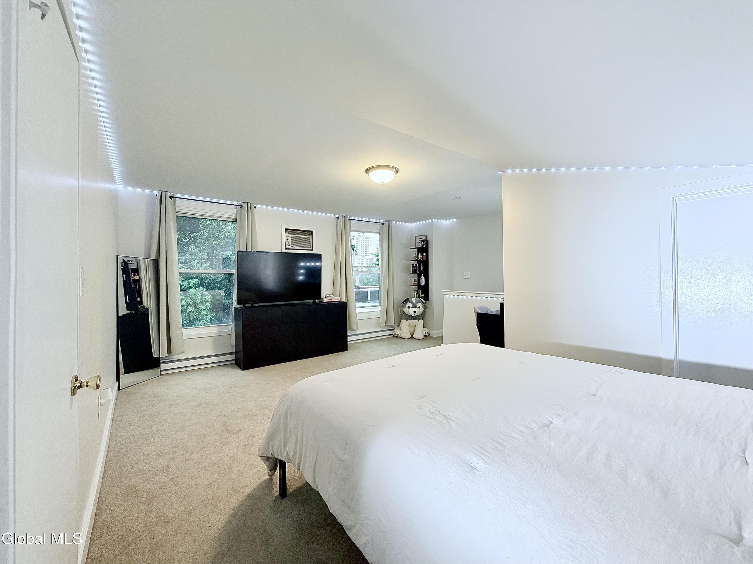 377 Hamilton Street Albany NY 12210