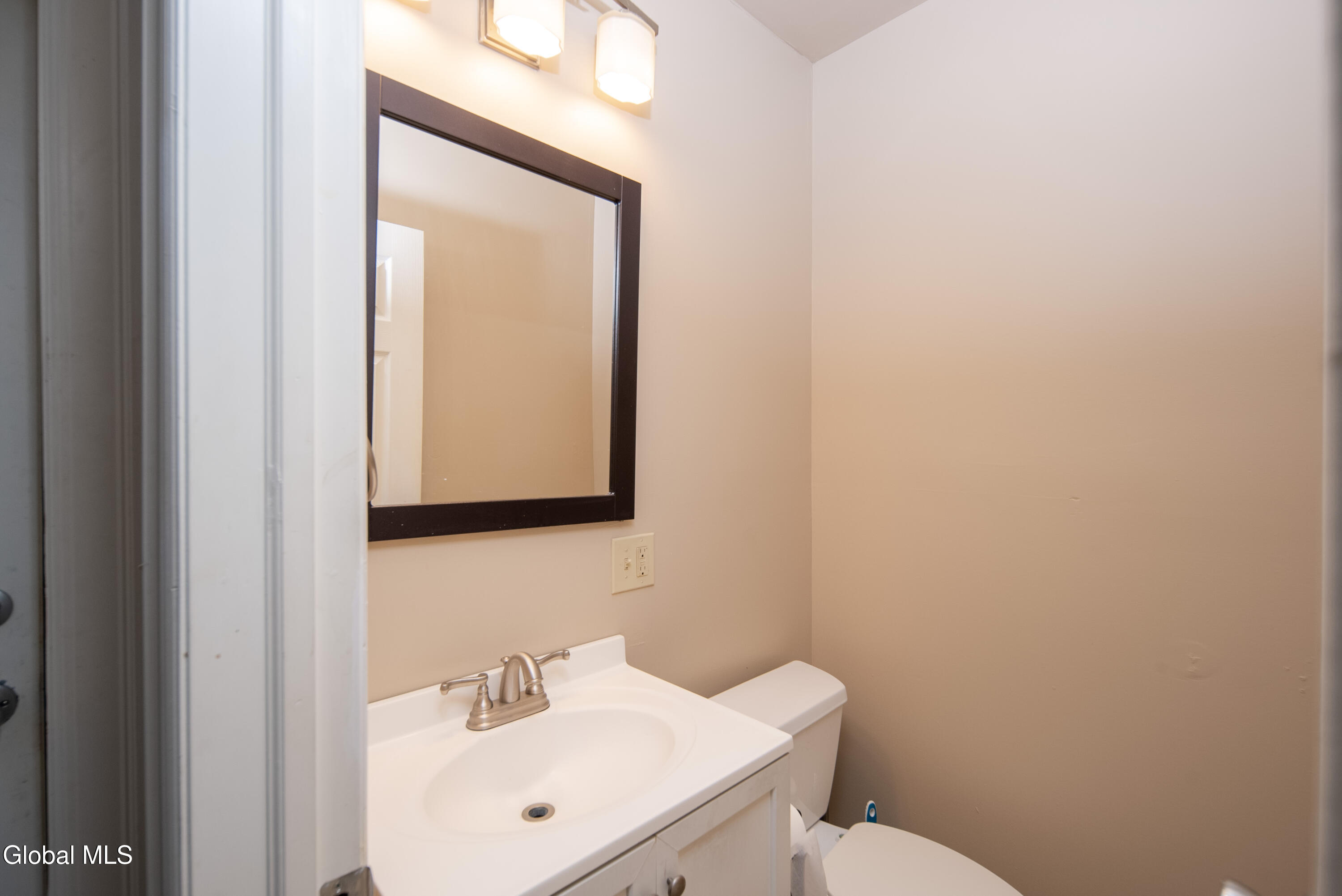 347 Hudson Avenue Albany NY 12210