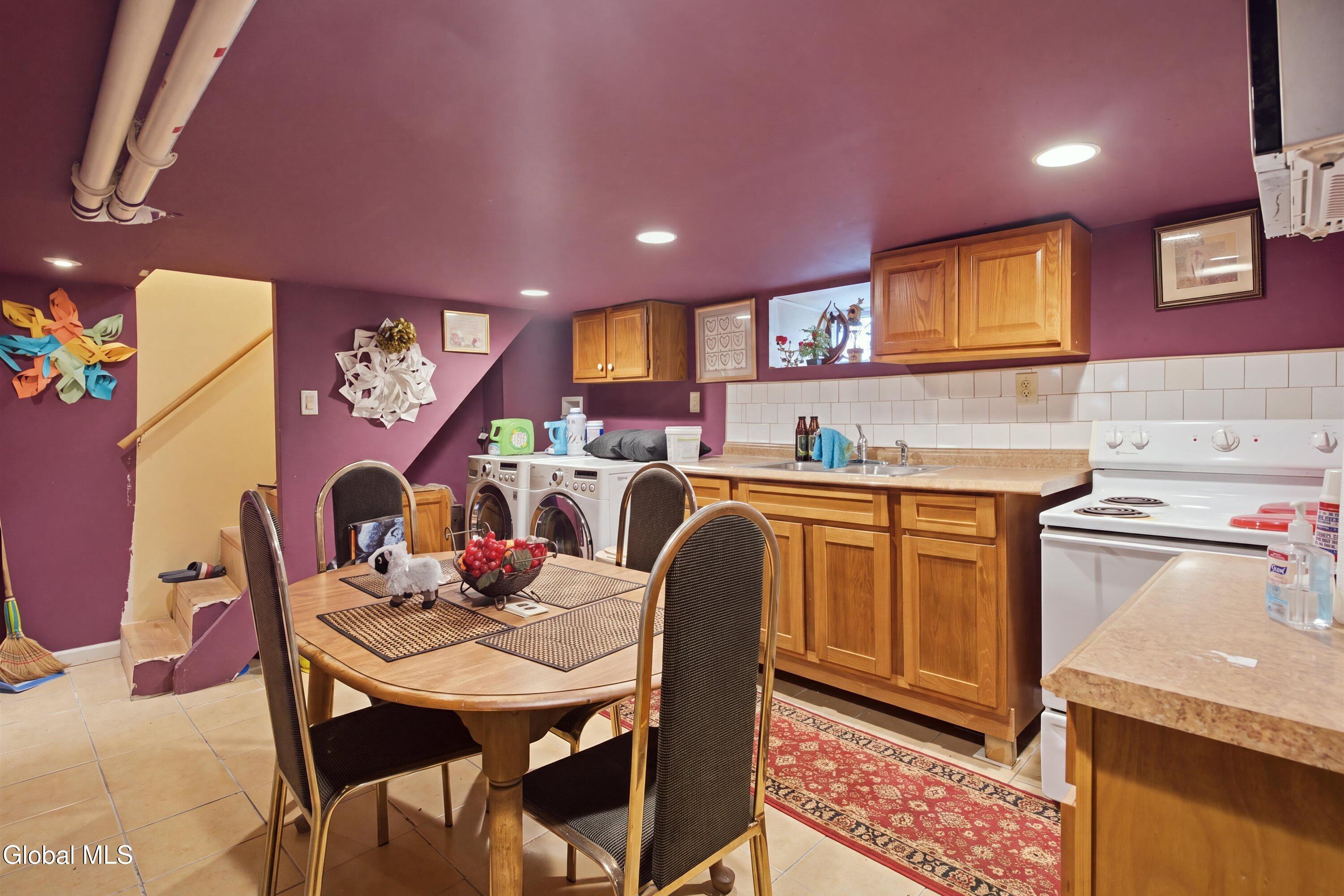 825 Lincoln Avenue Schenectady NY 12307