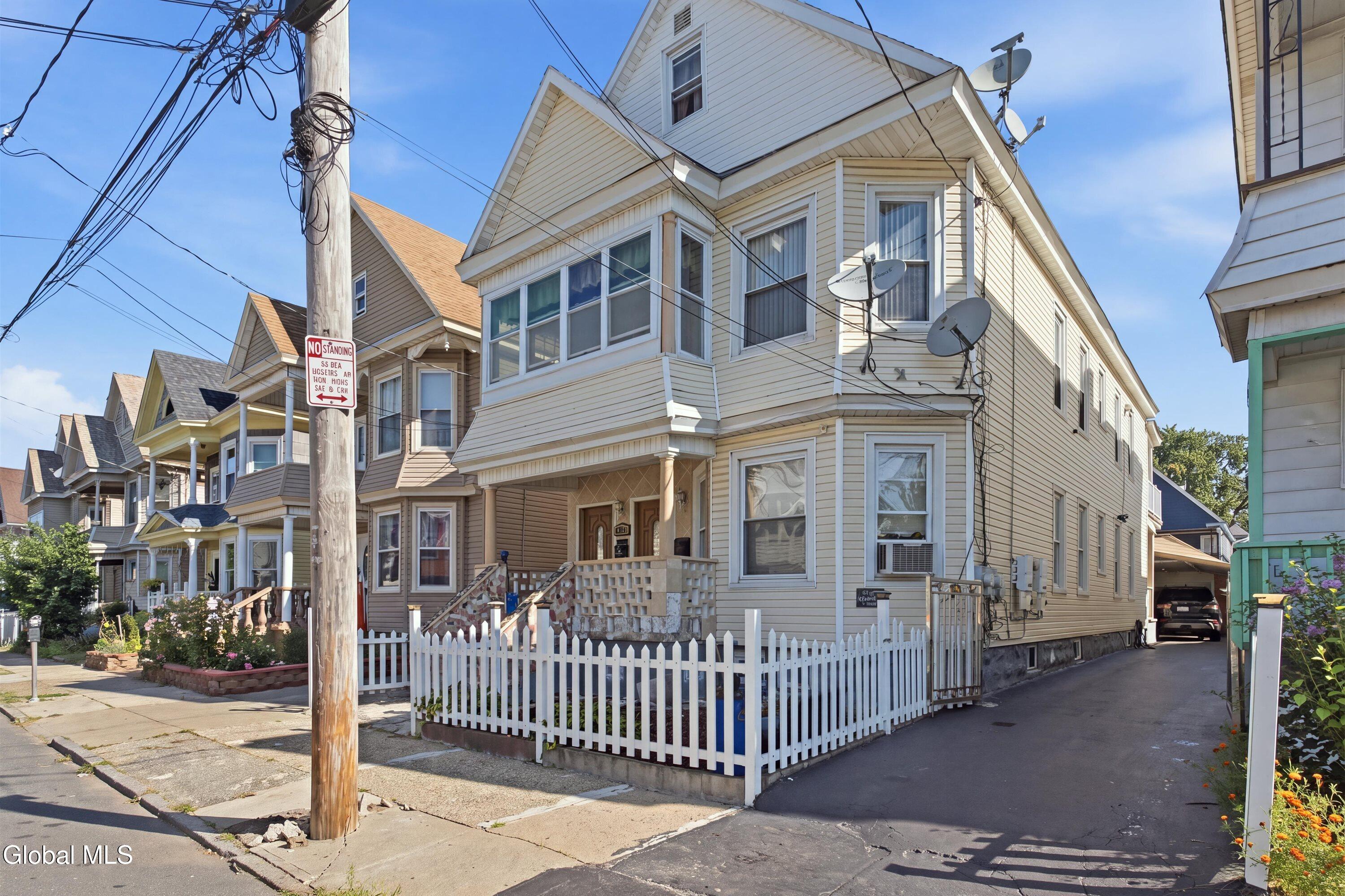 825 Lincoln Avenue Schenectady NY 12307