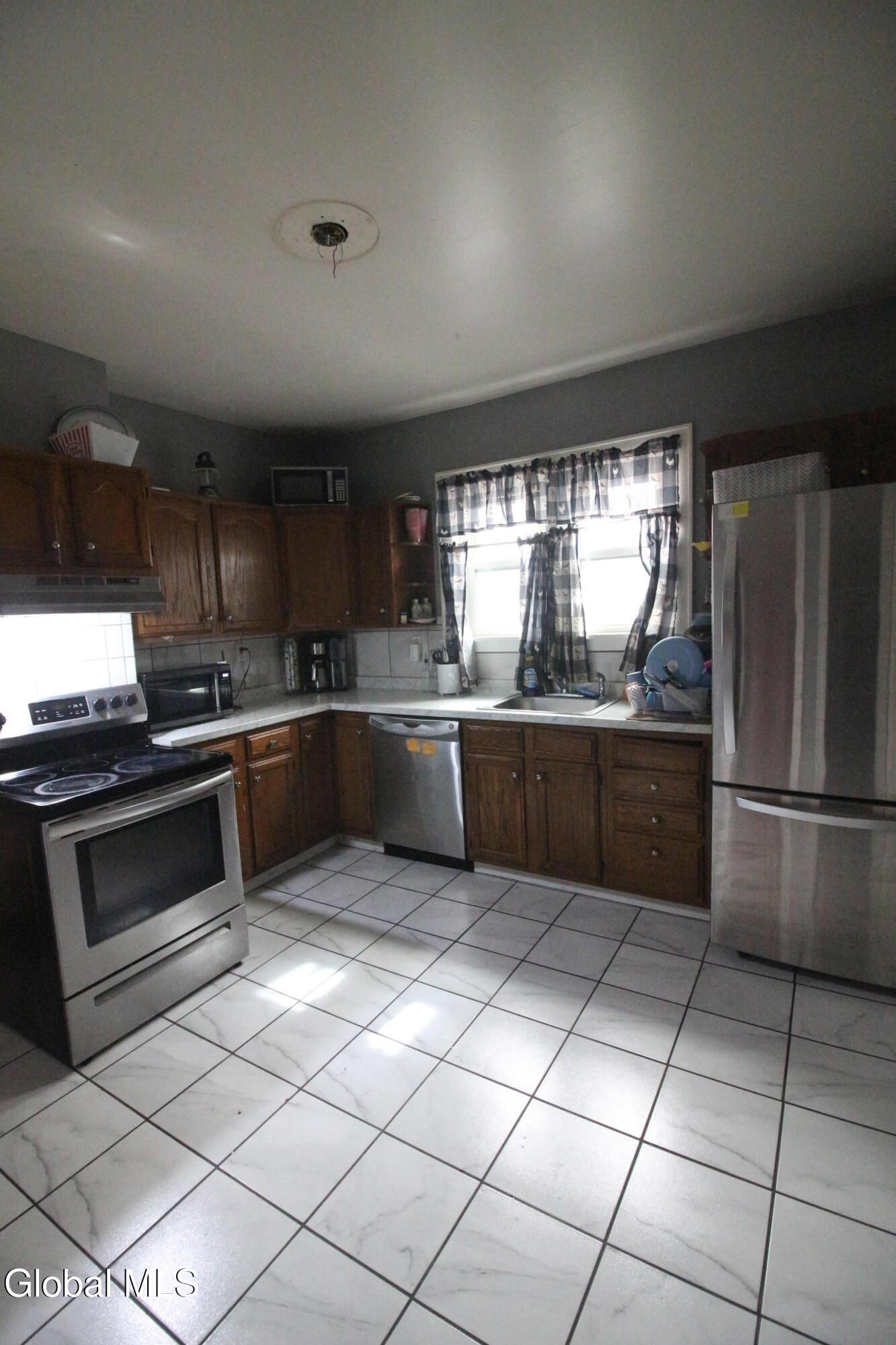1906 Campbell Avenue Schenectady NY 12306