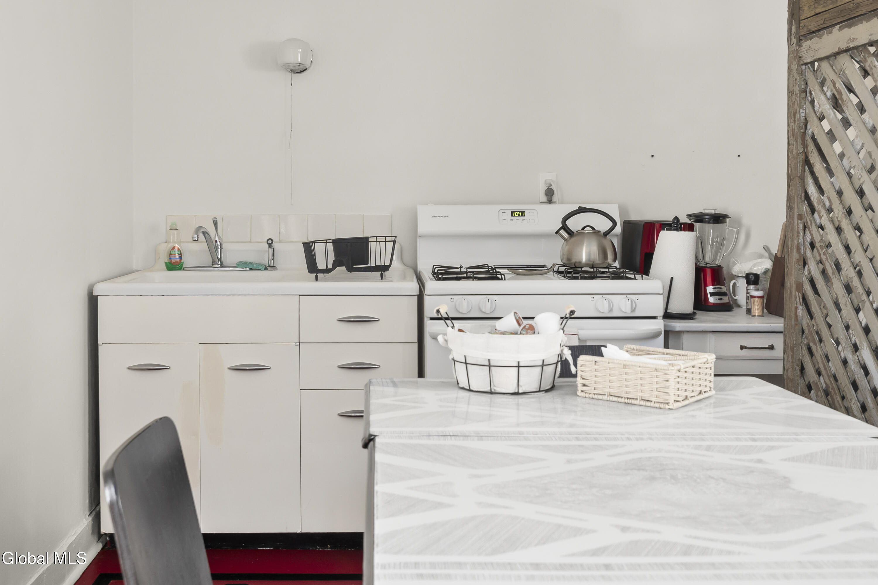 823 Warren Street Hudson NY 12534