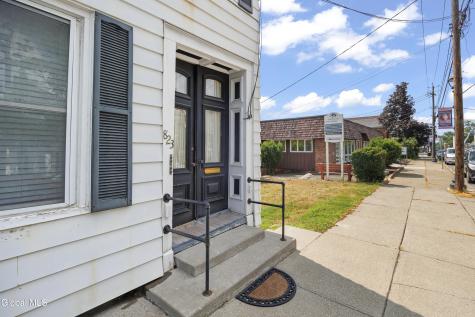 823 Warren Street Hudson NY 12534