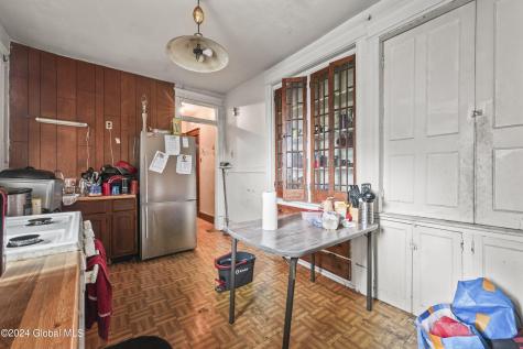 552 Madison Avenue Albany NY 12208