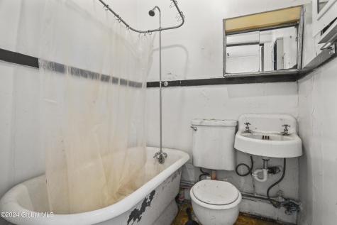 552 Madison Avenue Albany NY 12208