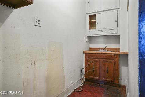 552 Madison Avenue Albany NY 12208